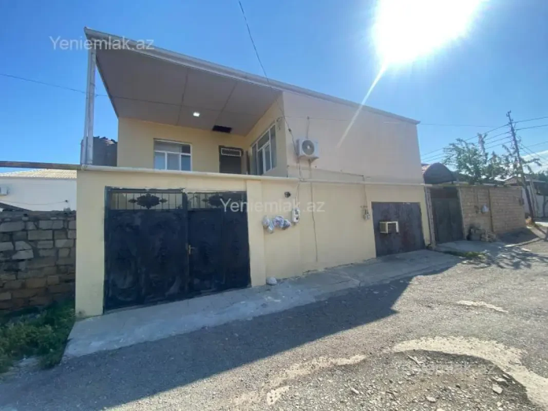 Satılır 3 otaqlı həyət evi 100 m²