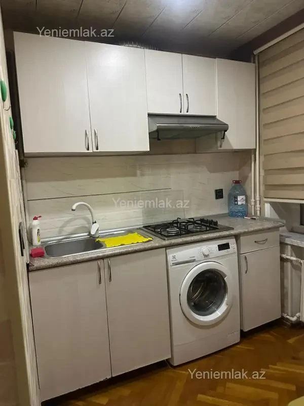 Satılır 3 otaqlı köhnə tikili 75 m²