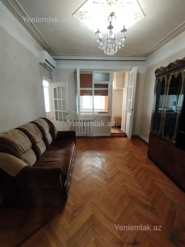 Satılır 2 otaqlı köhnə tikili 40 m²