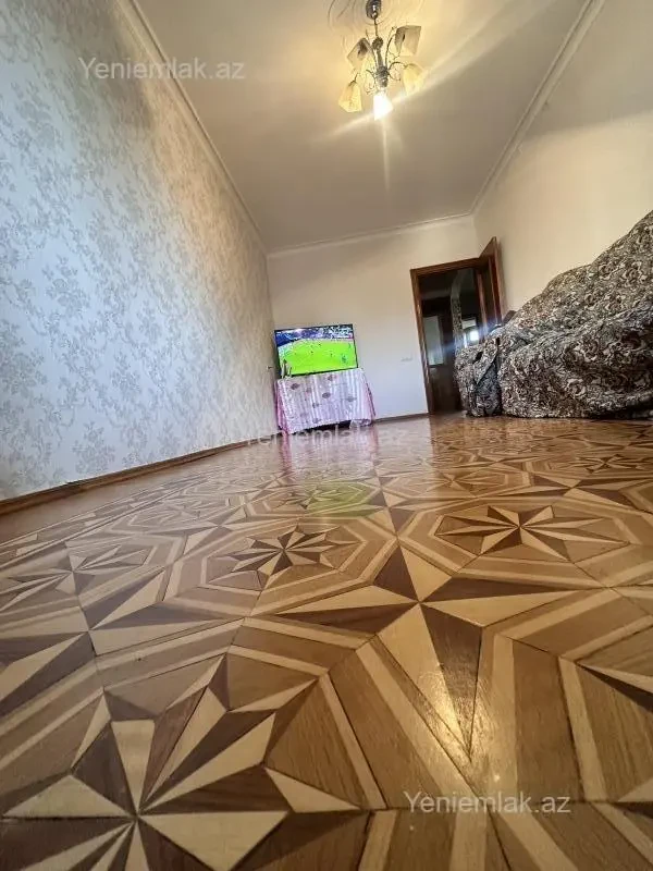 Satılır 2 otaqlı köhnə tikili 70 m²