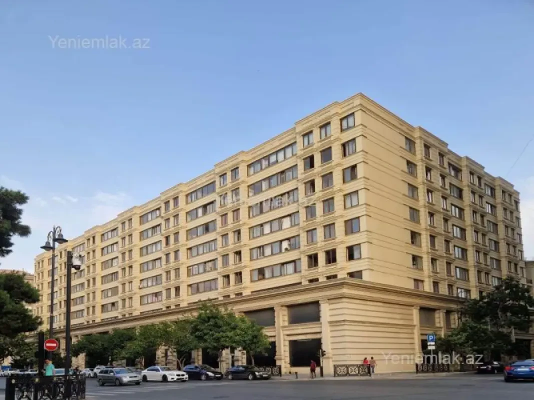 Satılır 3 otaqlı köhnə tikili 100 m²