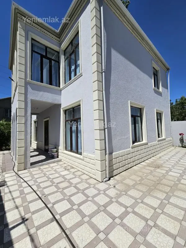 Satılır 4 otaqlı həyət evi 240 m²