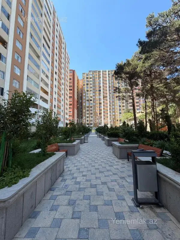Satılır 3 otaqlı yeni tikili 122.5 m²