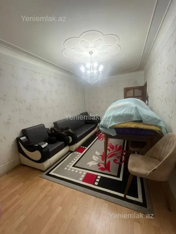 Satılır 2 otaqlı köhnə tikili 50 m²