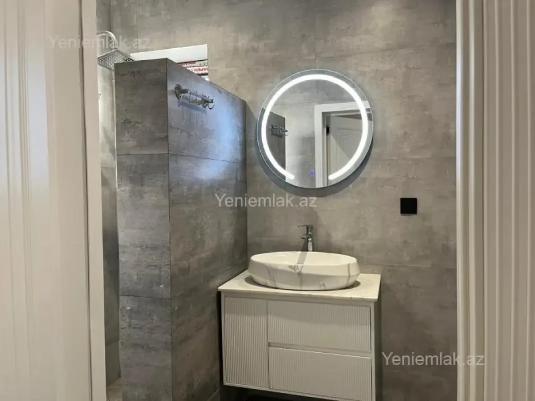 Satılır 7 otaqlı həyət evi 255 m²