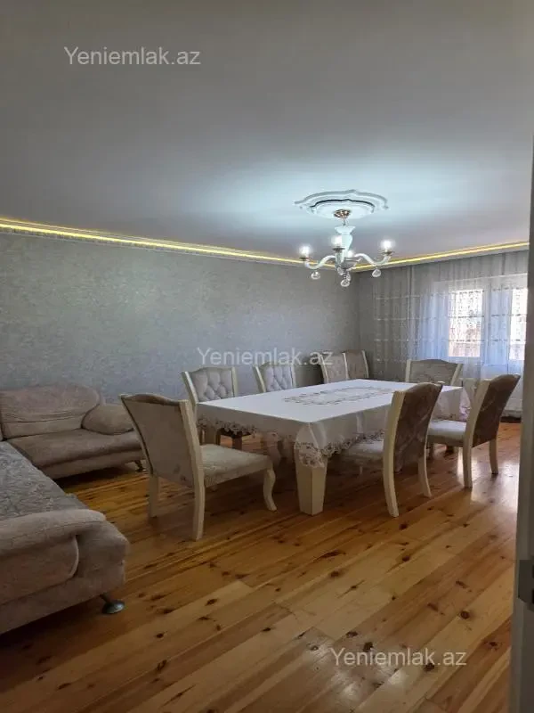 Satılır 5 otaqlı köhnə tikili 110 m²