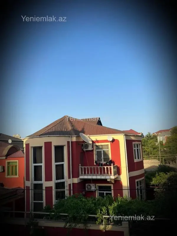 Satılır 6 otaqlı həyət evi 330 m²