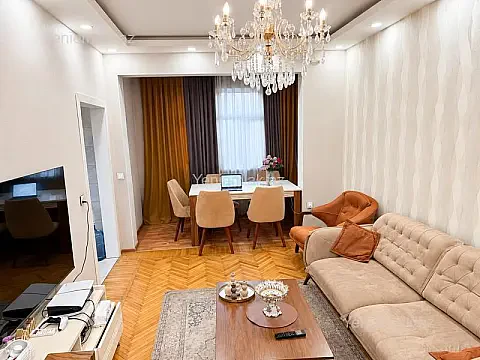 Satılır 3 otaqlı köhnə tikili 80 m² — Bakı, Binəqədi 3 otaq 80.00 m²