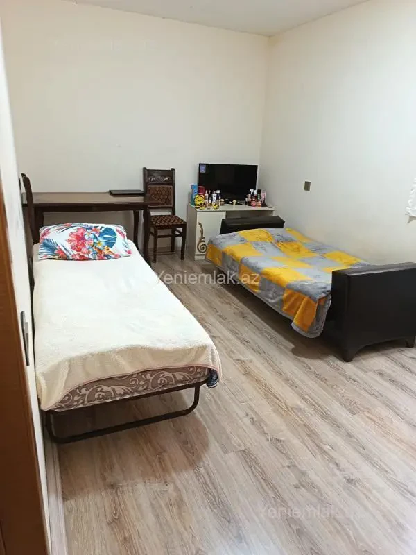 Satılır 5 otaqlı həyət evi 200 m²
