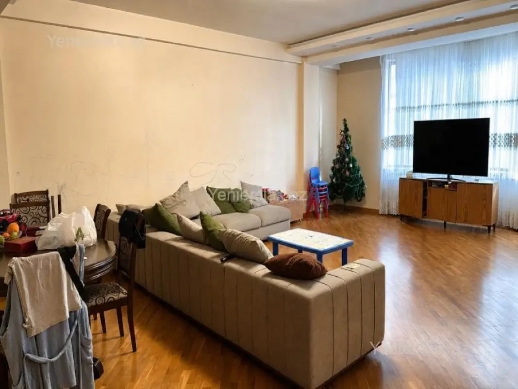 Satılır 3 otaqlı yeni tikili 185 m²