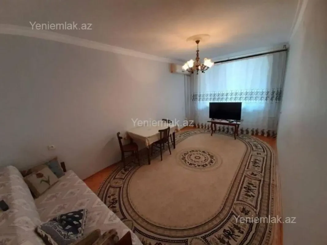 Satılır 4 otaqlı köhnə tikili 110 m²
