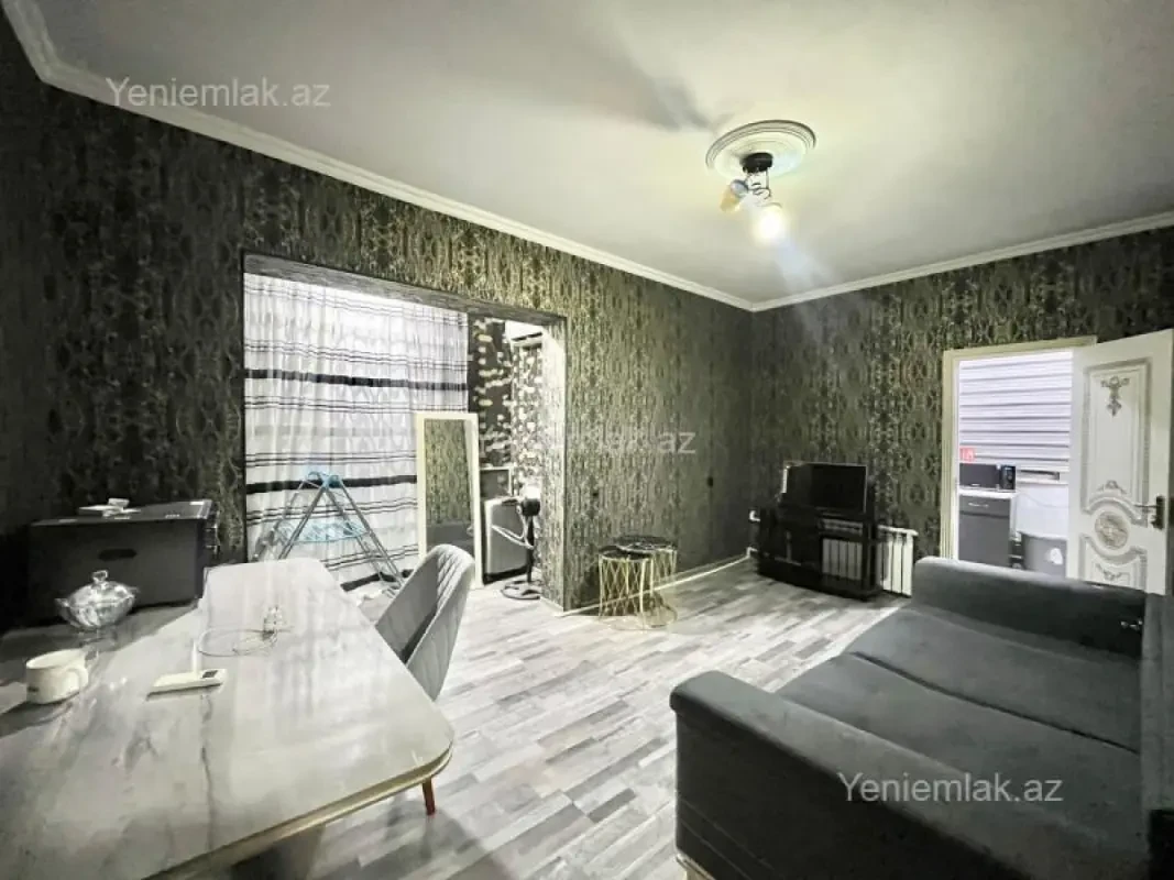 Satılır 2 otaqlı köhnə tikili 45 m²