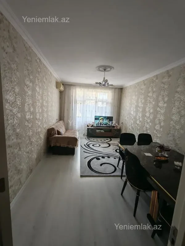 Satılır 2 otaqlı köhnə tikili 55 m²