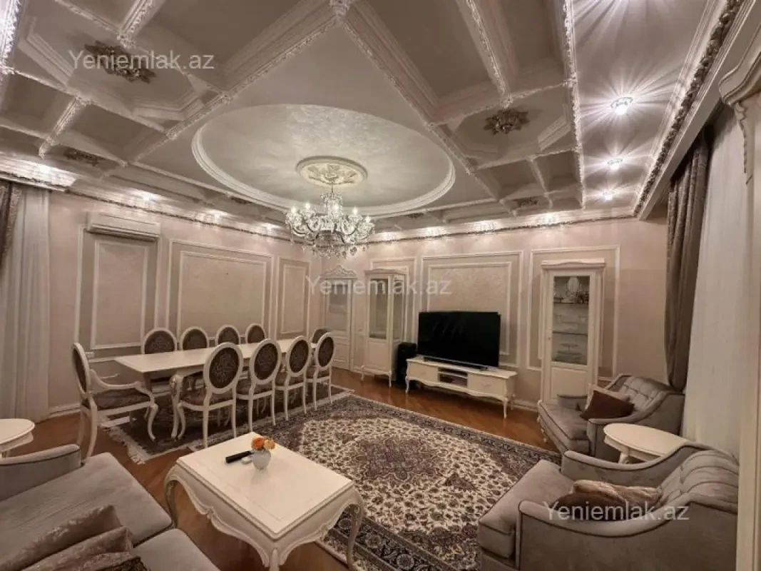 Satılır 3 otaqlı yeni tikili 130 m²