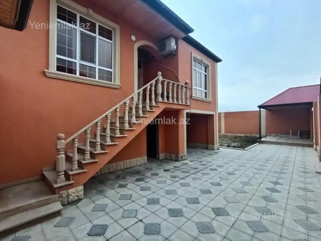 Satılır 4 otaqlı həyət evi 182 m²