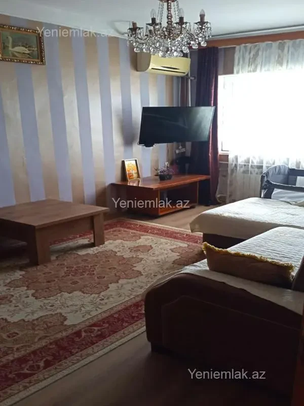 Satılır 3 otaqlı köhnə tikili 90 m²