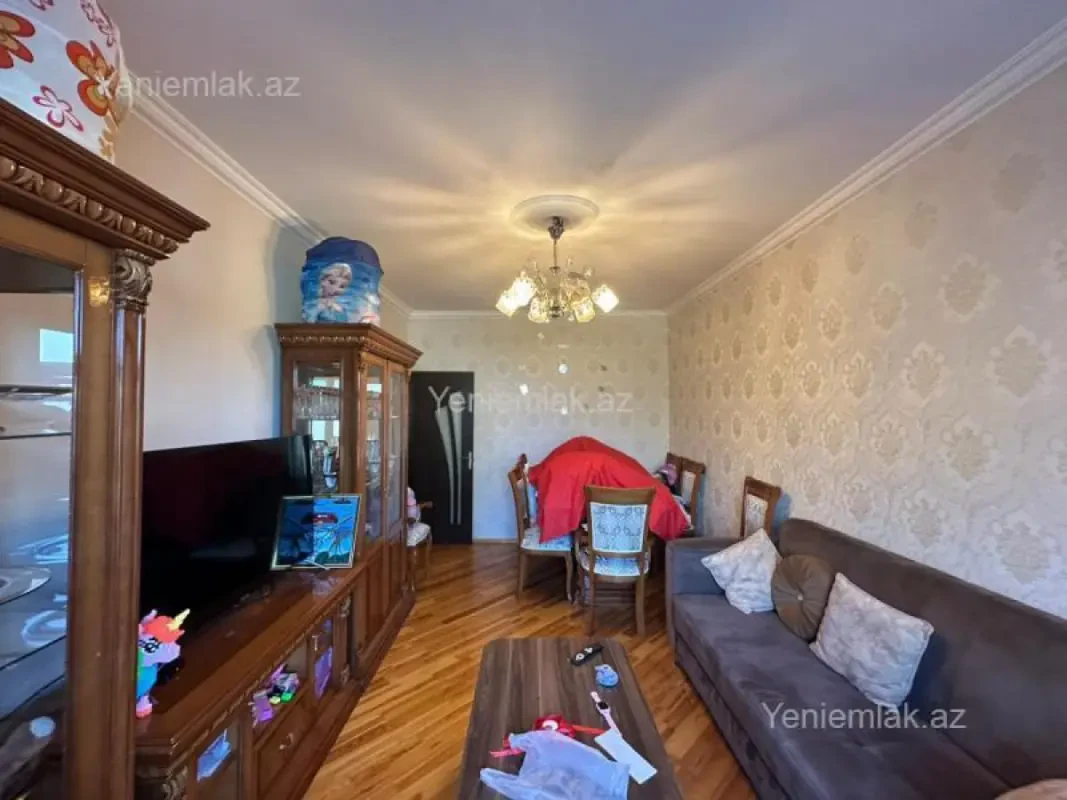 Satılır 2 otaqlı köhnə tikili 60 m²