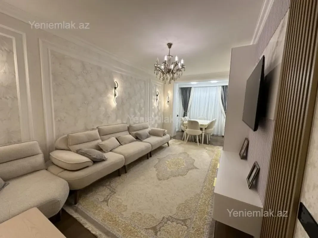 Satılır 4 otaqlı köhnə tikili 110 m²
