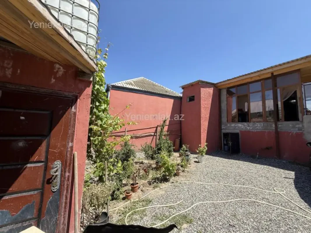 Satılır 1 otaqlı həyət evi 50 m²