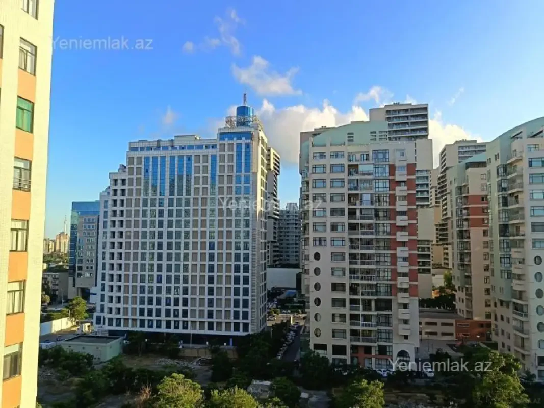 Satılır 3 otaqlı yeni tikili 133 m²