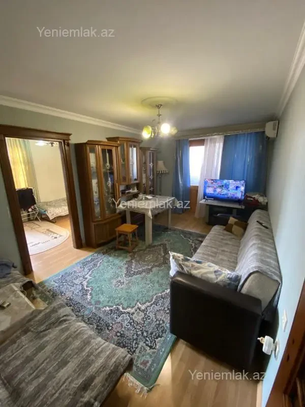 Satılır 2 otaqlı köhnə tikili 55 m²