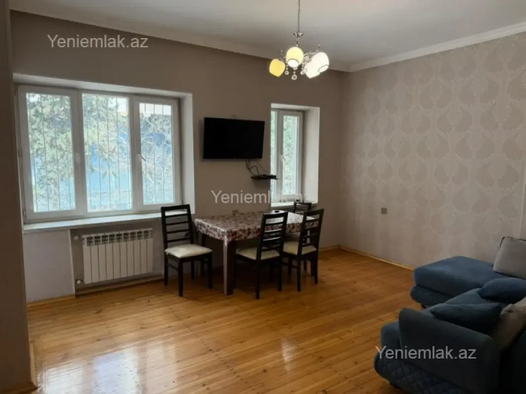 Satılır 3 otaqlı köhnə tikili 80 m²
