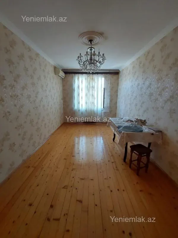 Satılır 3 otaqlı köhnə tikili 82 m²