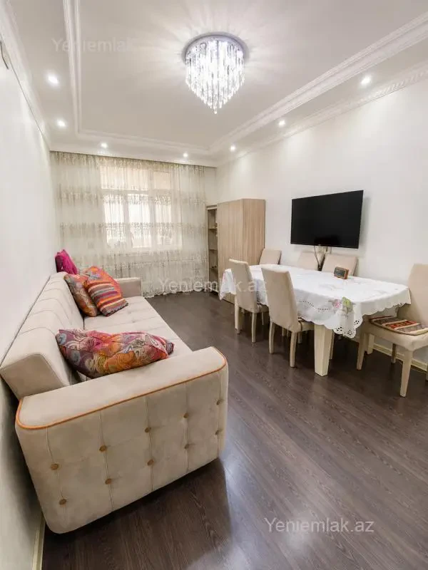 Satılır 4 otaqlı köhnə tikili 120 m²