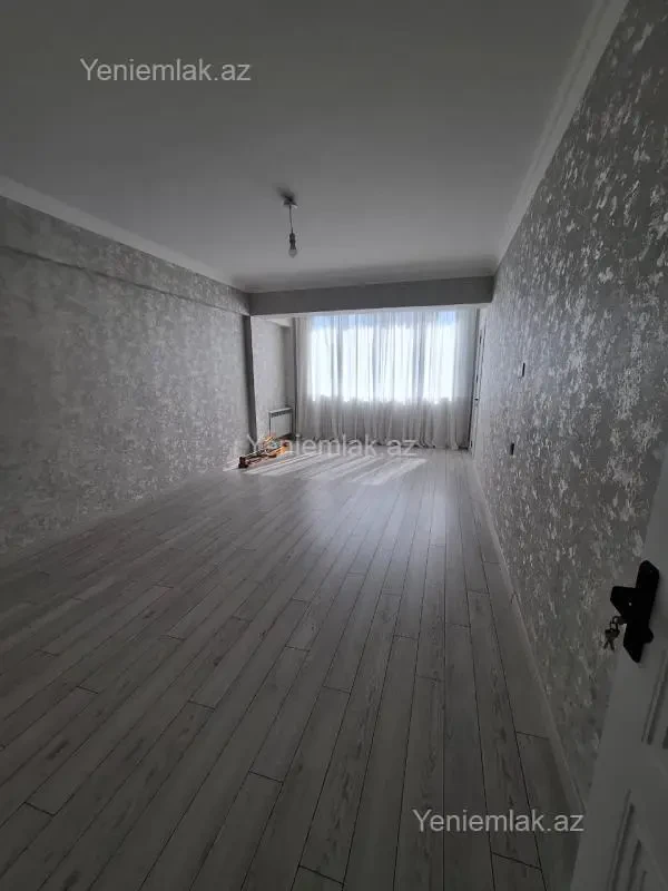 Satılır 2 otaqlı köhnə tikili 65 m²