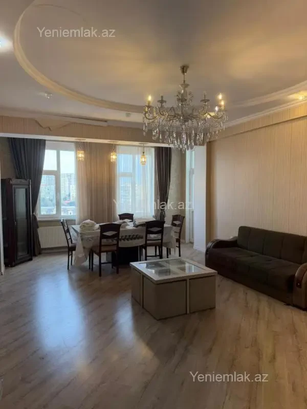 Satılır 3 otaqlı yeni tikili 130 m²