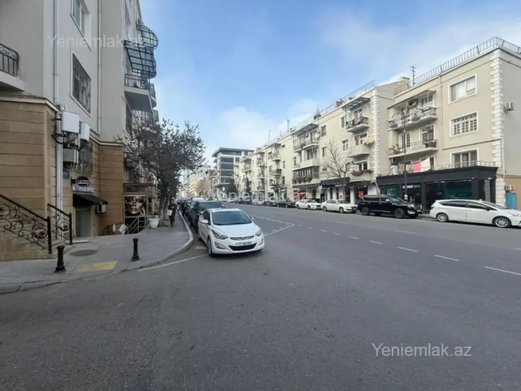 Satılır 2 otaqlı köhnə tikili 60 m²