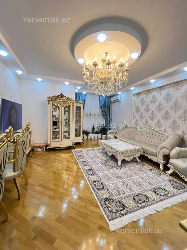 Satılır 4 otaqlı yeni tikili 160 m²