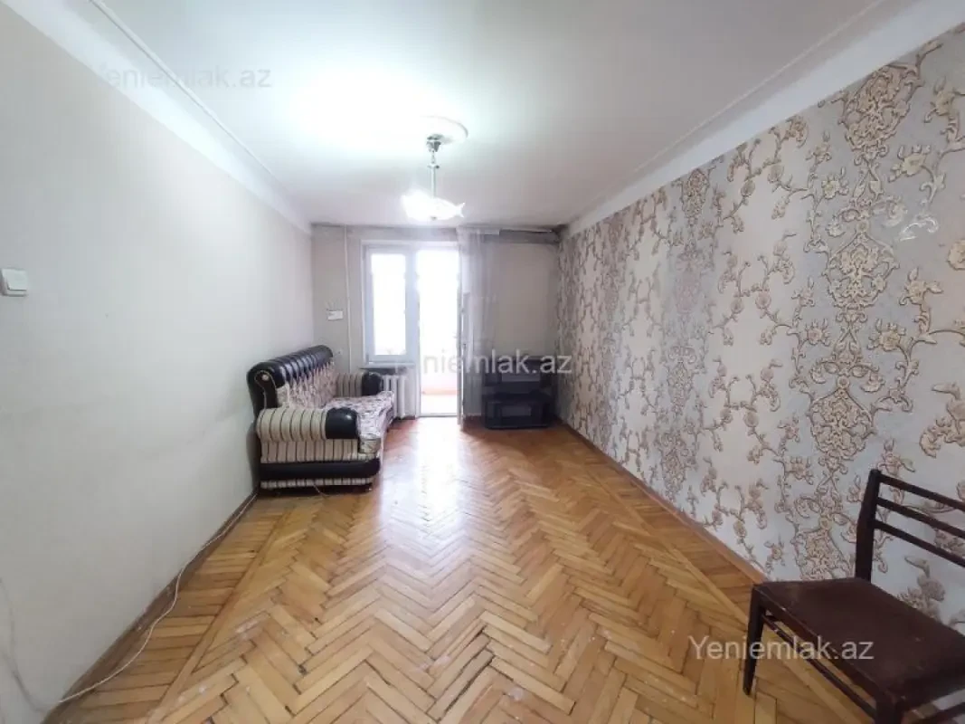 Satılır 2 otaqlı köhnə tikili 55 m²