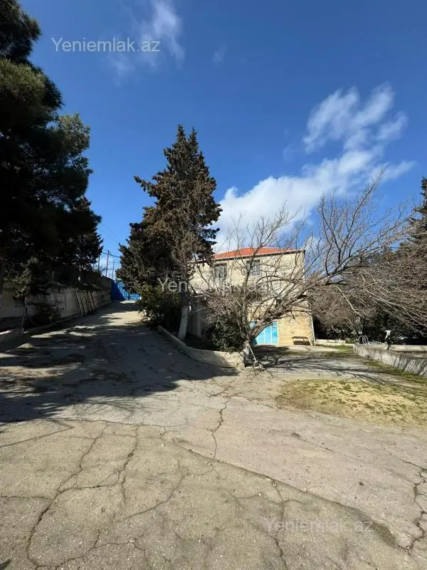 Satılır 8 otaqlı həyət evi 600 m²