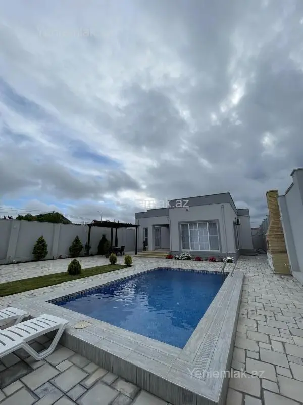 Satılır 4 otaqlı həyət evi 160 m²