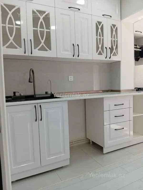 Satılır 2 otaqlı köhnə tikili 65 m²
