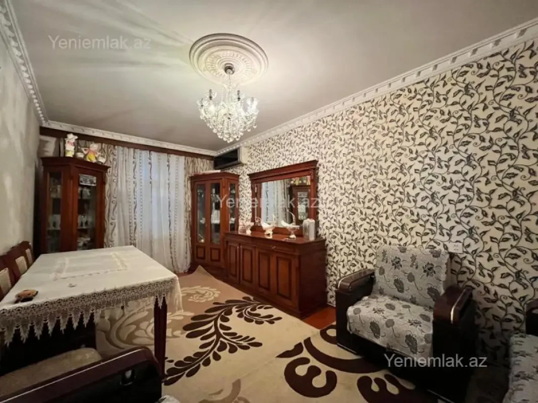 Satılır 5 otaqlı köhnə tikili 110 m²