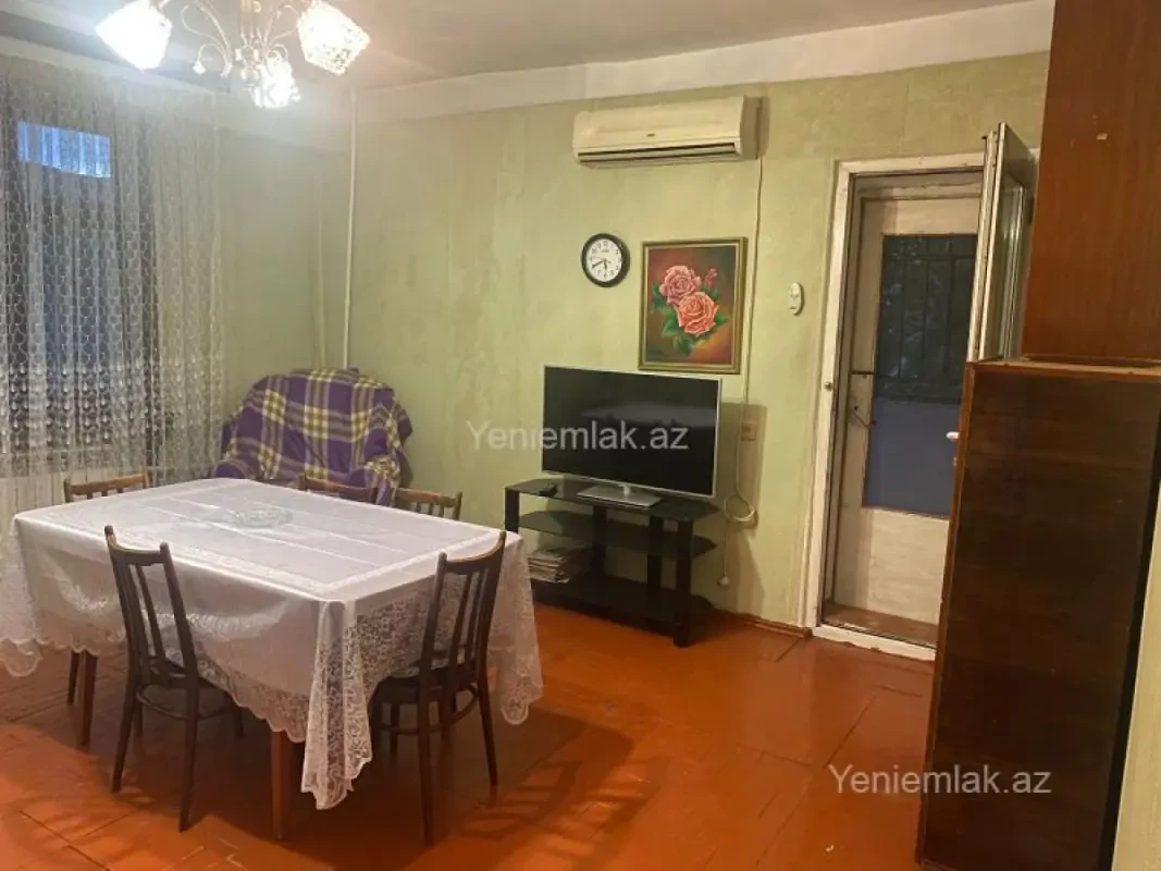 Satılır 2 otaqlı köhnə tikili 75 m²