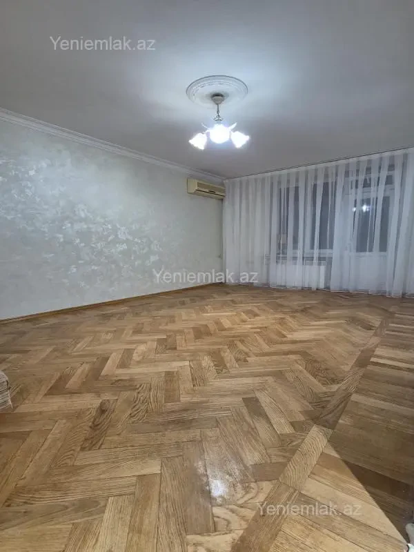 Satılır 1 otaqlı köhnə tikili 30 m²