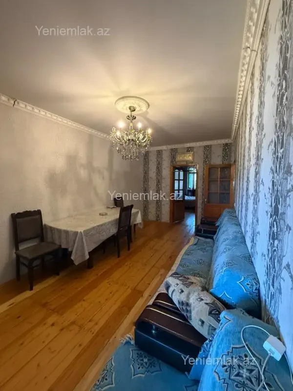 Satılır 3 otaqlı köhnə tikili 70 m²