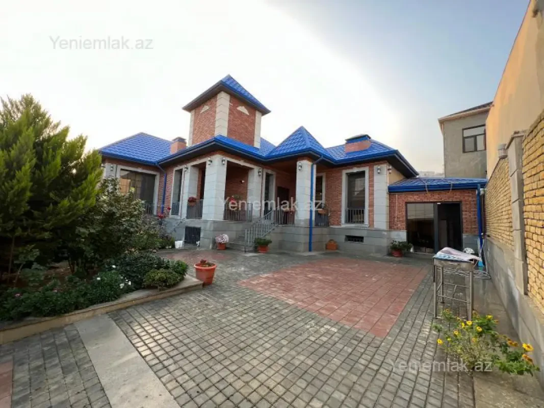 Satılır 4 otaqlı həyət evi 160 m²