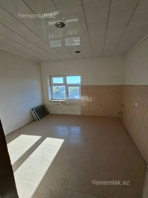 Satılır 6 otaqlı həyət evi 80.4 m²