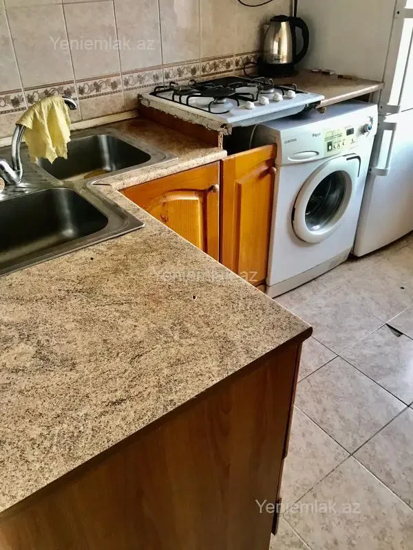 Satılır 2 otaqlı köhnə tikili 52 m²