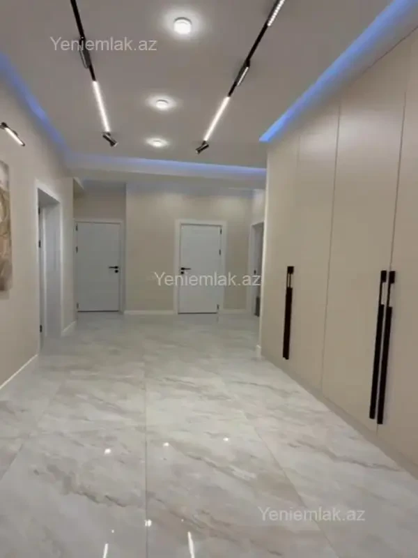 Satılır 3 otaqlı yeni tikili 140 m²
