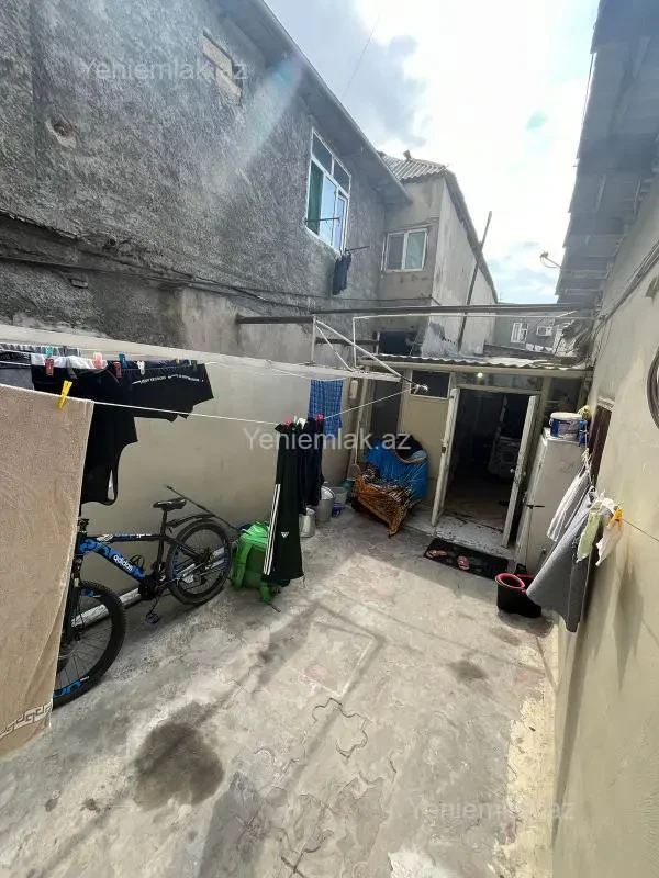 Satılır 6 otaqlı həyət evi 200 m²