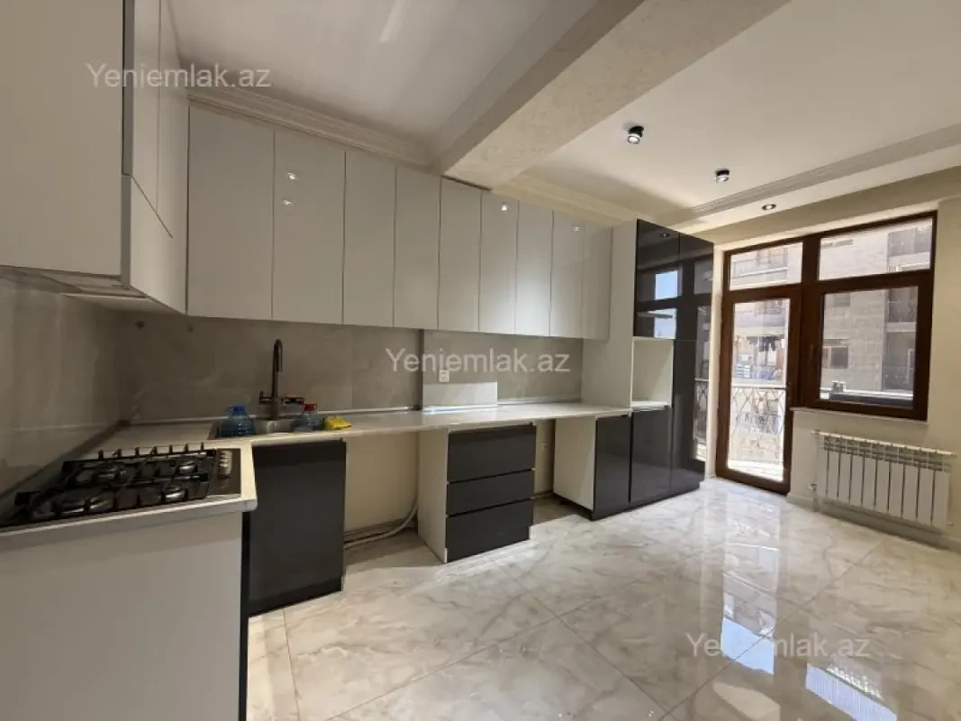 Satılır 3 otaqlı yeni tikili 127.5 m²