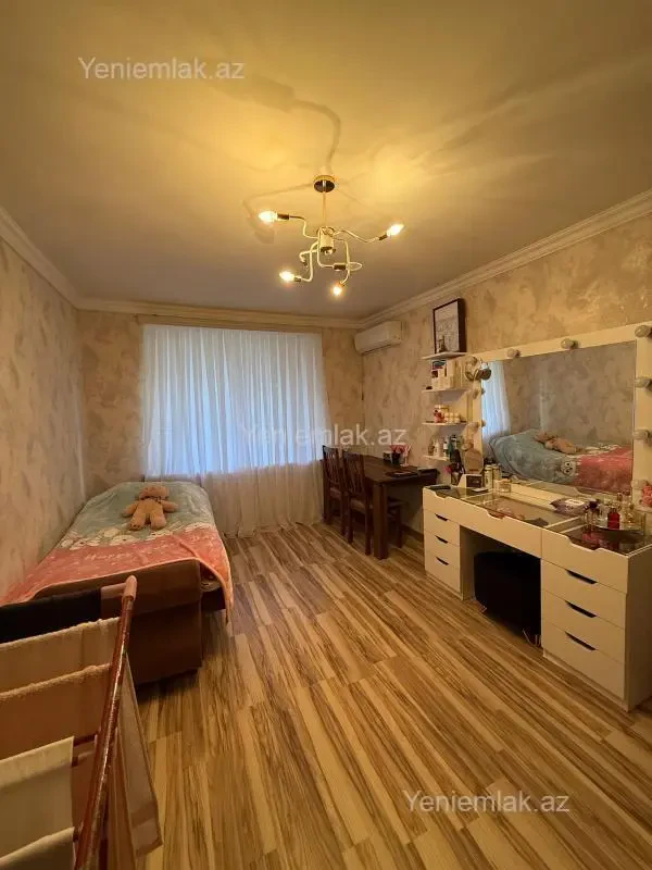Satılır 1 otaqlı köhnə tikili 35 m²