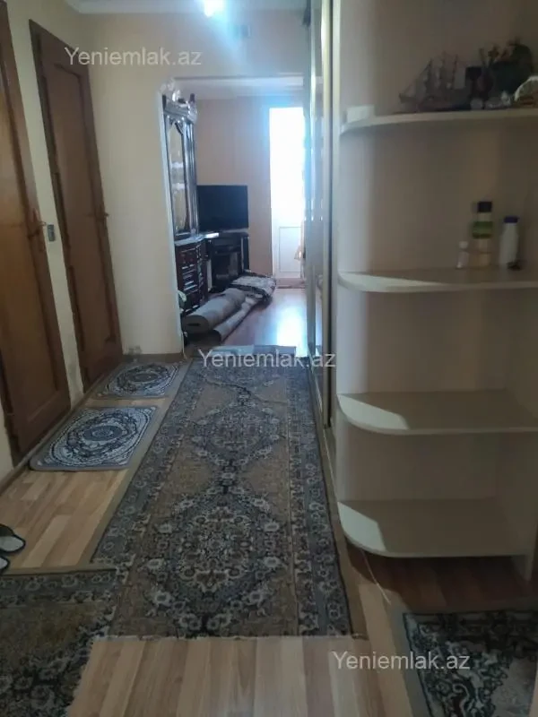 Satılır 2 otaqlı köhnə tikili 65 m²