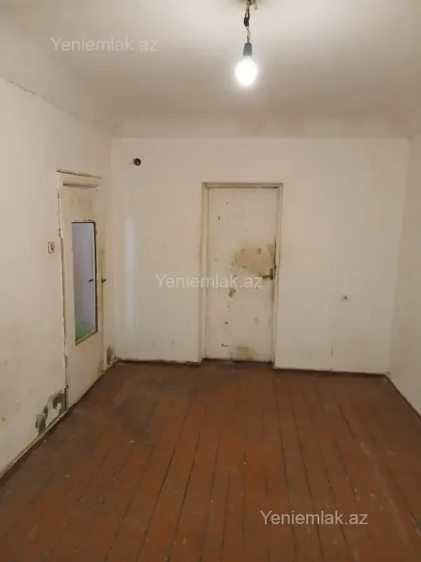 Satılır 2 otaqlı köhnə tikili 50 m²