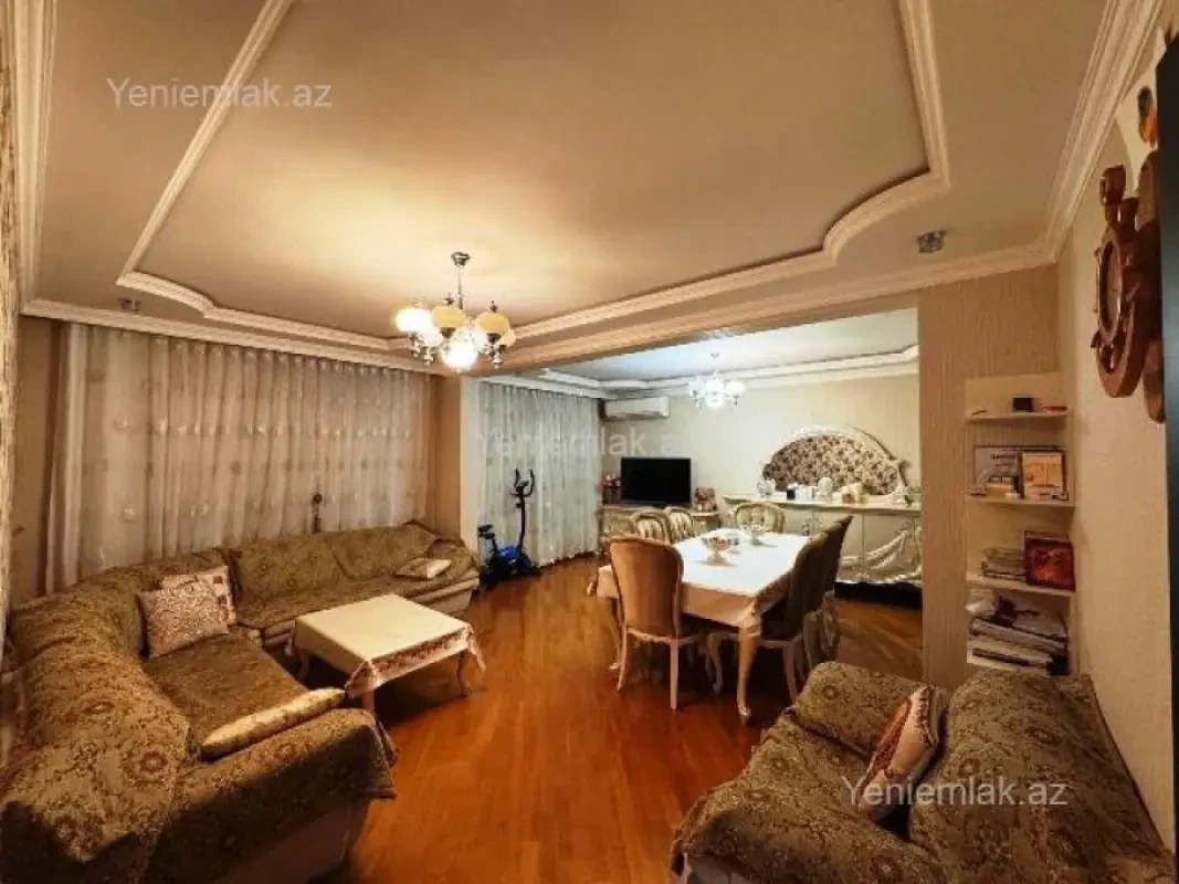 Satılır 5 otaqlı köhnə tikili 120 m²